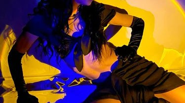 Halloween Hairstyle Inspo: Hairvivi's Bewitching Elegance