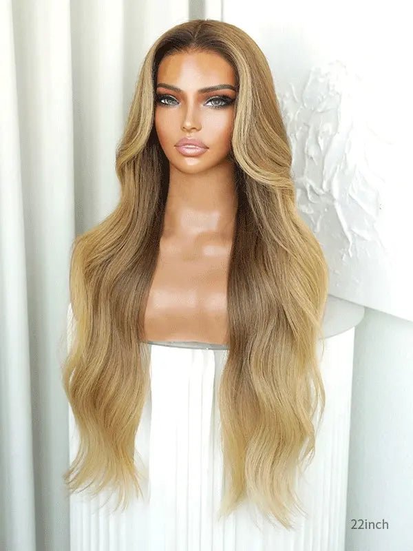 Blonde hair wig in wavy style – Luna