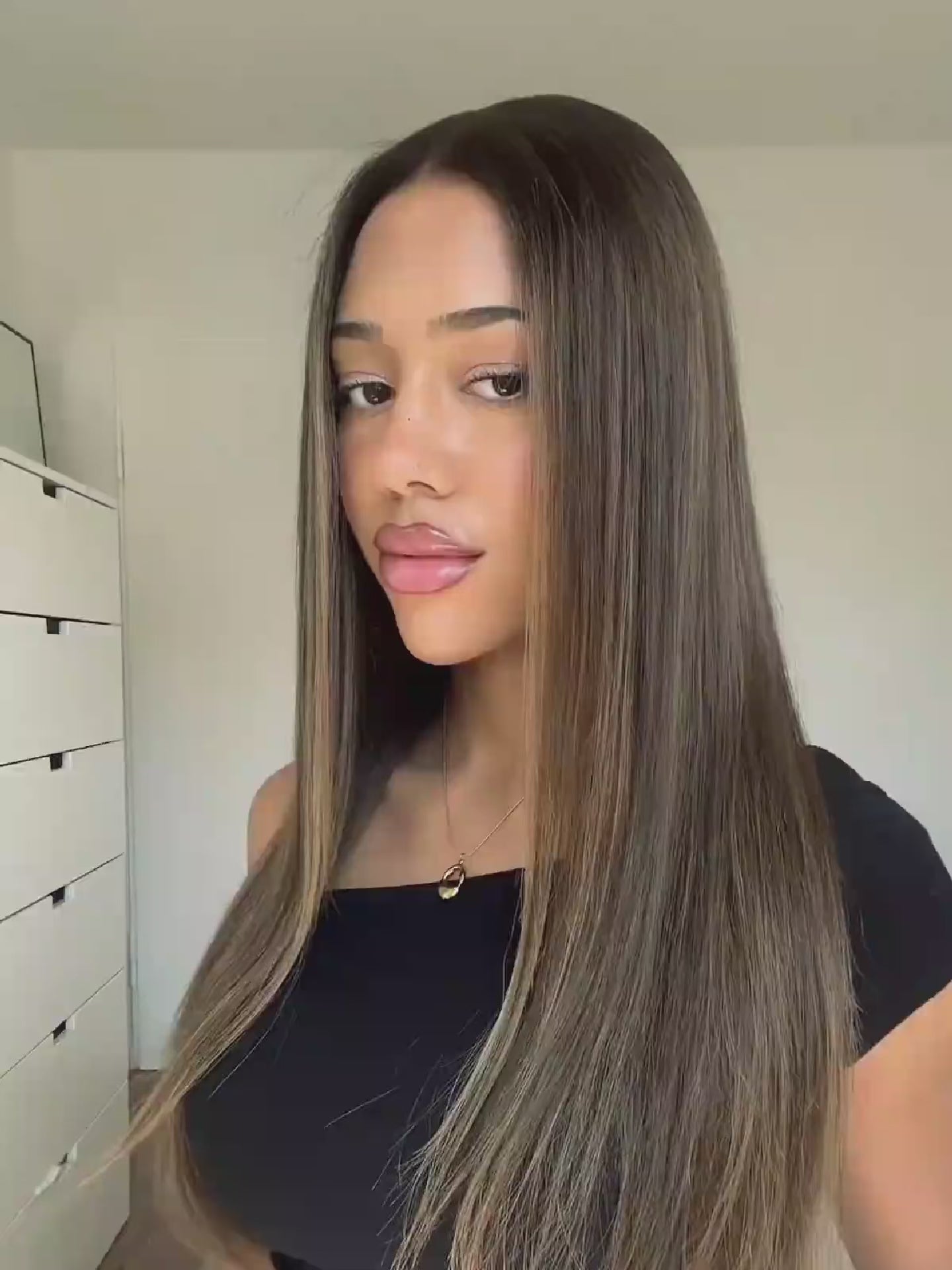 Brown and blonde wig with natural dark roots
