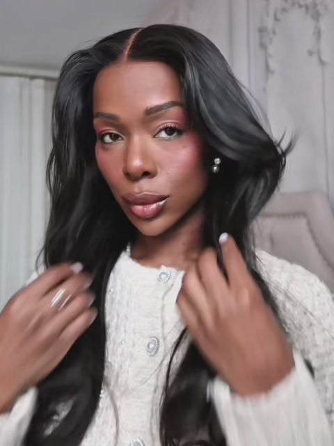 Rylee black wig with bangs and natural loose waves